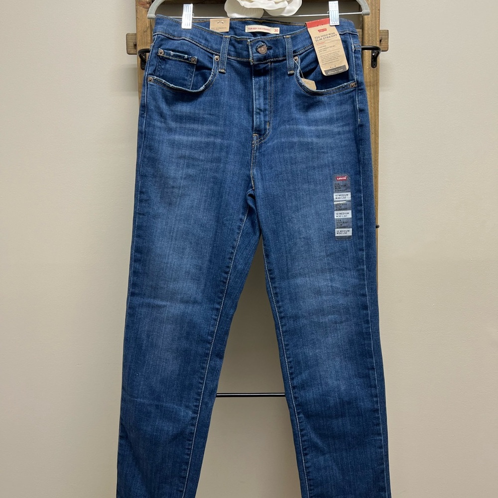 Hi- rise slim straight Levi’s 724 women’s jeans